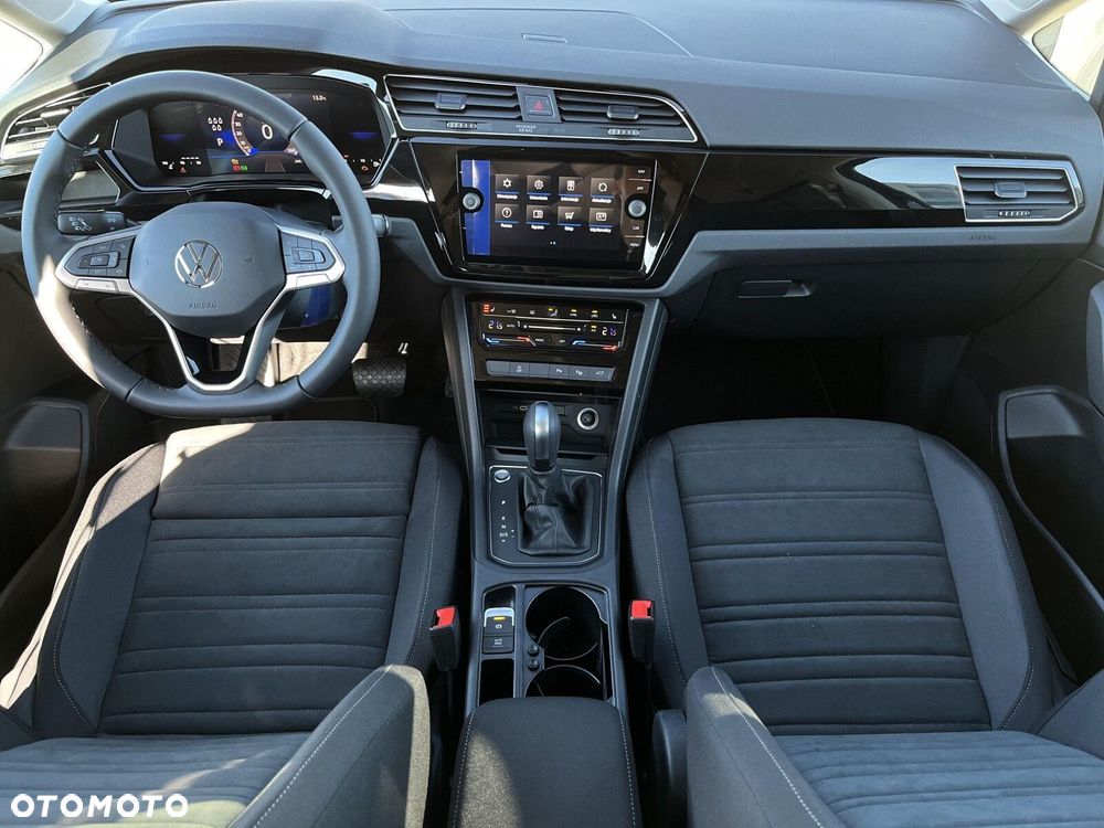 Volkswagen Touran - 22