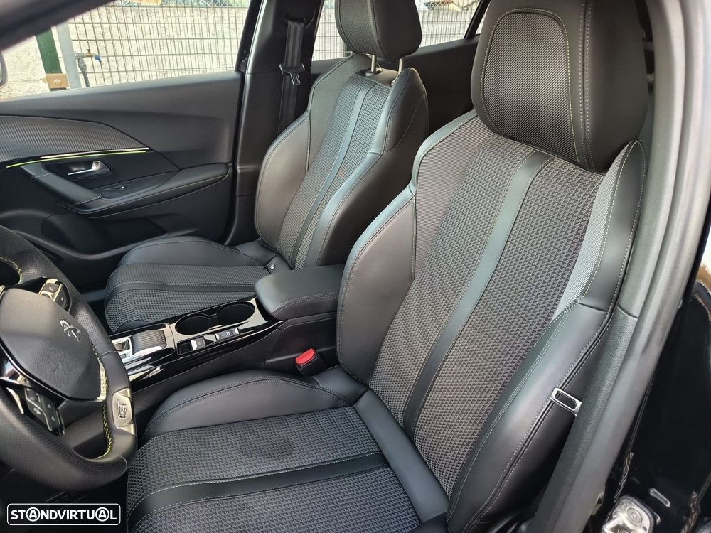 Peugeot e-2008 50 kWh GT - 8