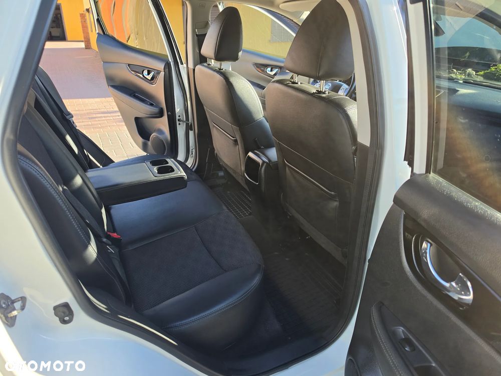 Nissan Qashqai 1.2 DIG-T Xtronic 360 - 25