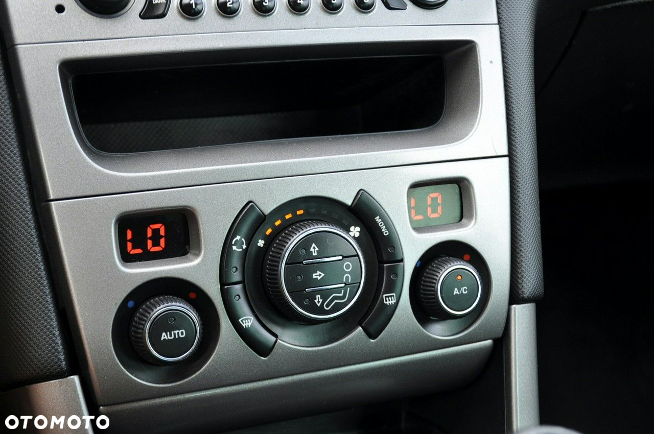Peugeot 308 - 33
