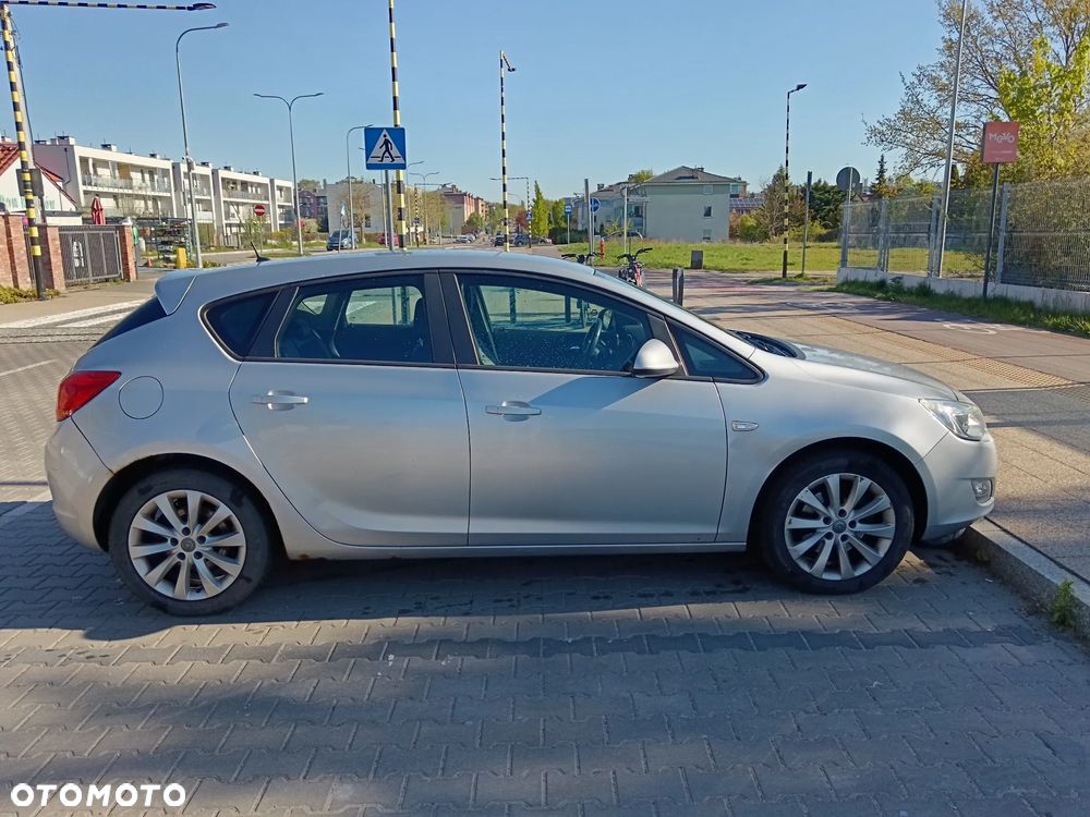 Opel Astra 1.7 CDTI - 14