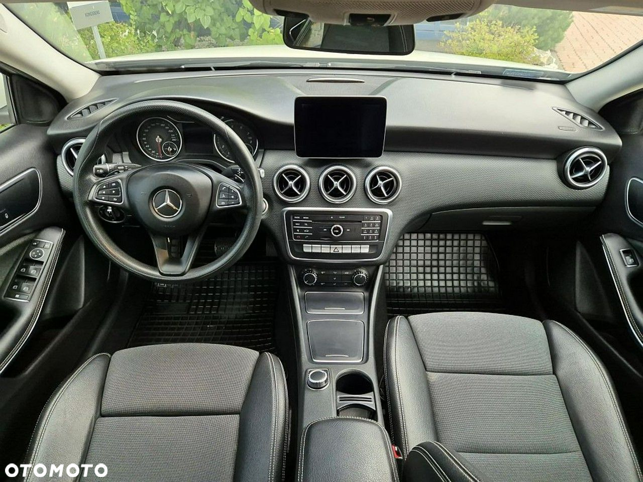 Mercedes-Benz Klasa A 180 7G-DCT - 14