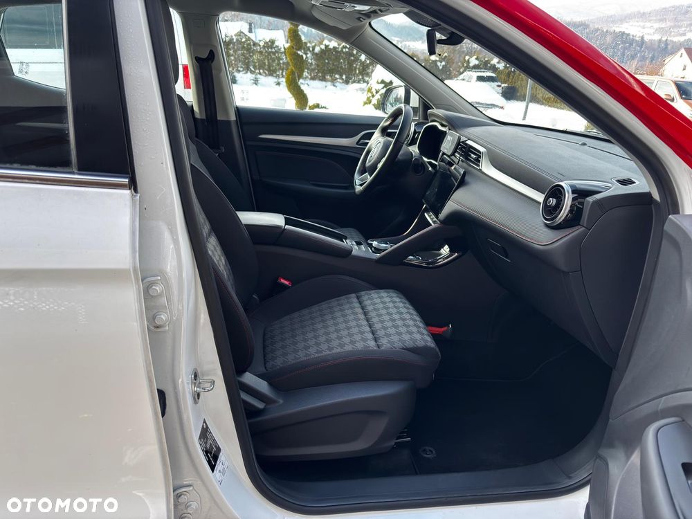 MG ZS Standard Luxury - 4