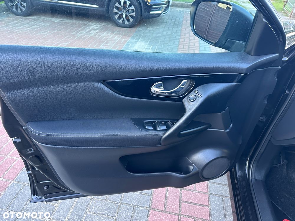 Nissan Qashqai 1.2 DIG-T N-Connecta EU6 - 19