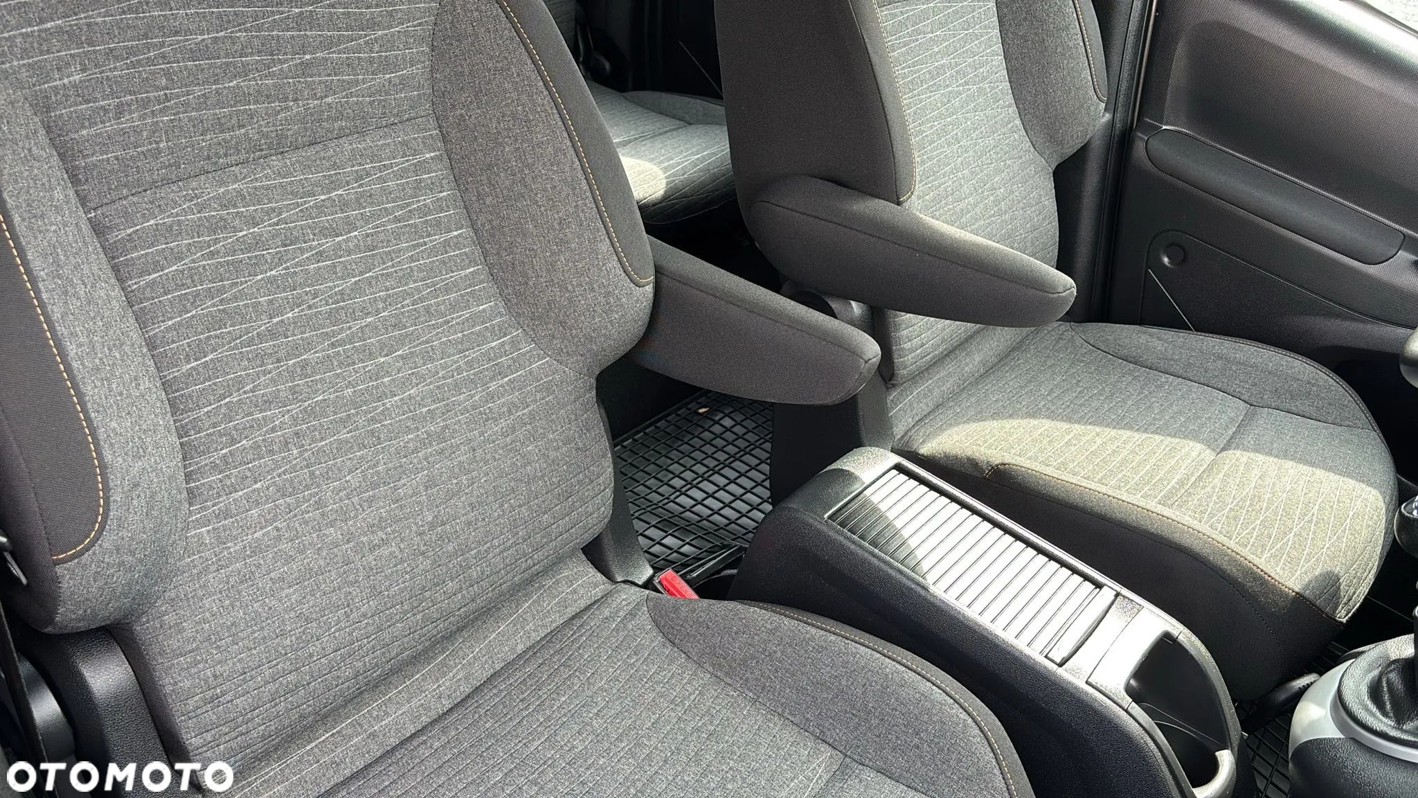 Citroën Berlingo 1.6 BlueHDi XTR S&S - 23