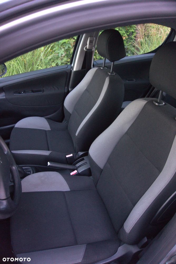 Peugeot 207 - 11