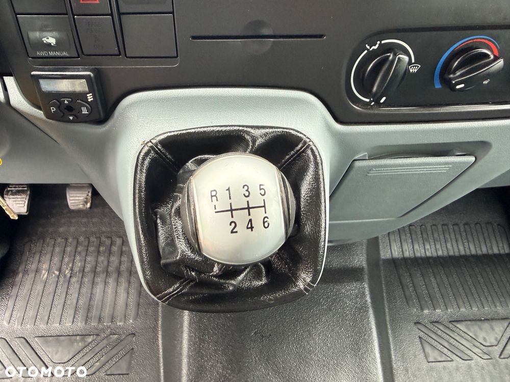 Ford Transit 2.2 TDCI L3H3 6 osobowy 4X4 AWD Salon PL - 27