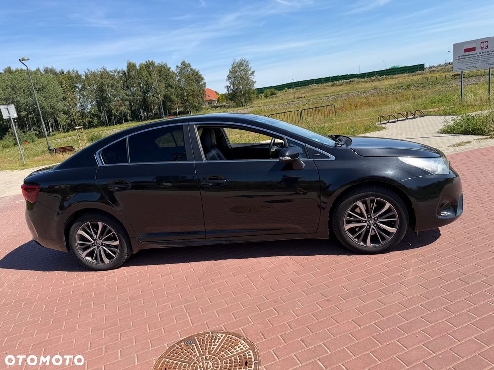 Toyota Avensis 2.0 D-4D Premium - 23