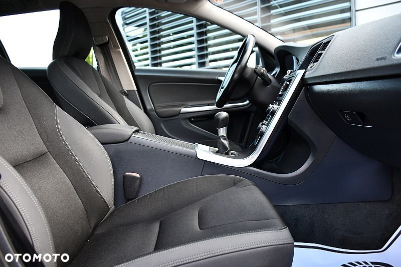 Volvo V60 D3 Momentum - 7