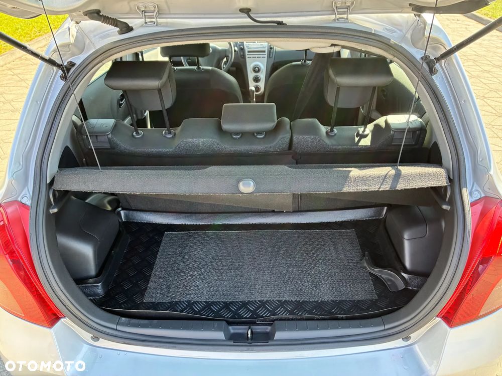 Toyota Yaris 1.3 Terra Gold - 12