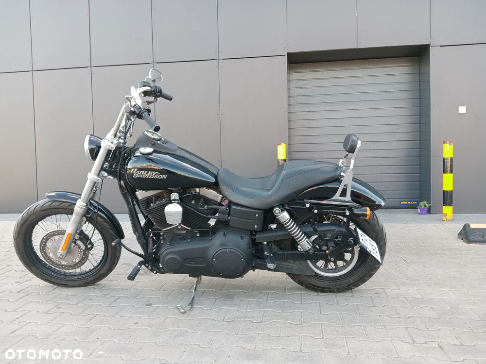 Harley-Davidson Dyna Street Bob - 1