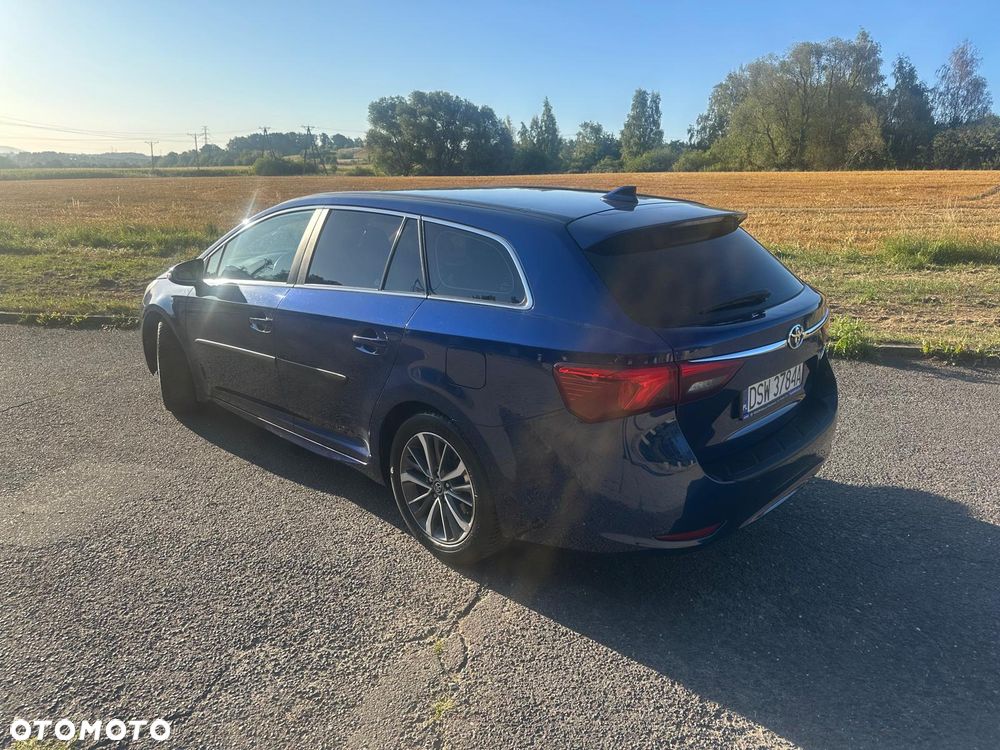 Toyota Avensis 2.0 D-4D Premium - 7