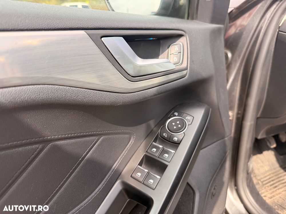 Ford Focus 2.0 EcoBlue Titanium - 14