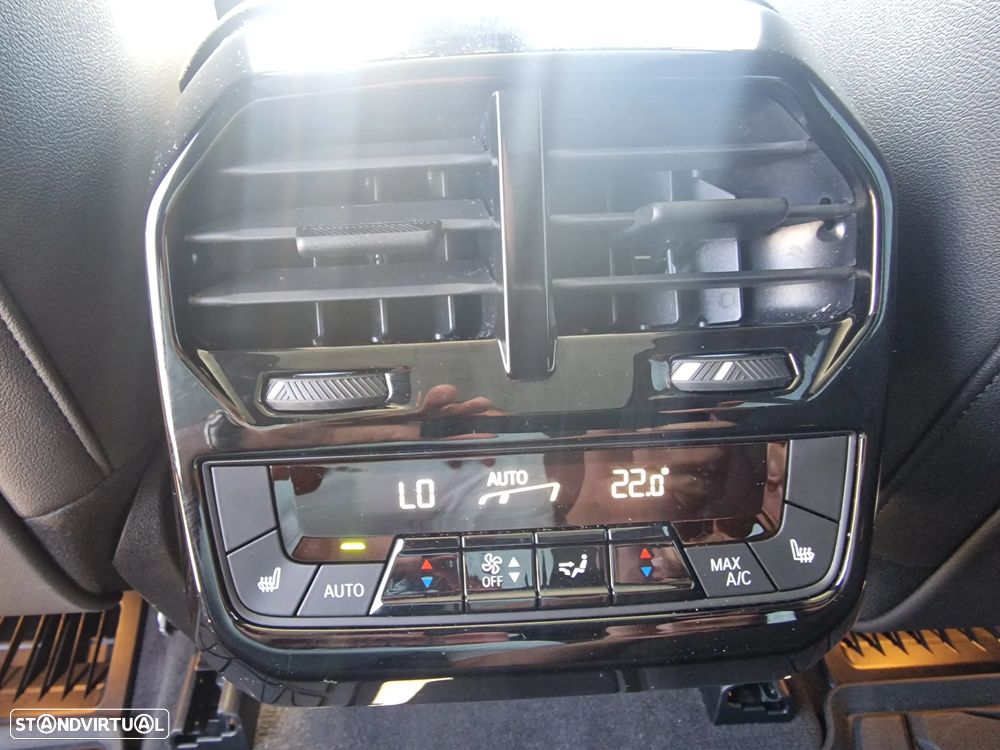 BMW iX xDrive 50 Pack Desportivo - 24