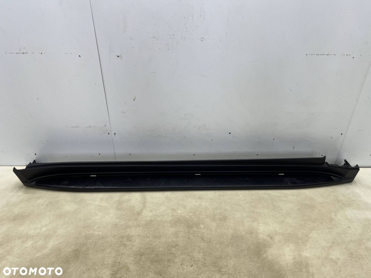 Nakładka progu Mercedes ML II w164 AMG 05-11r. PRAWA dolna podpora listwa stopnia progu a1646901475 - 1