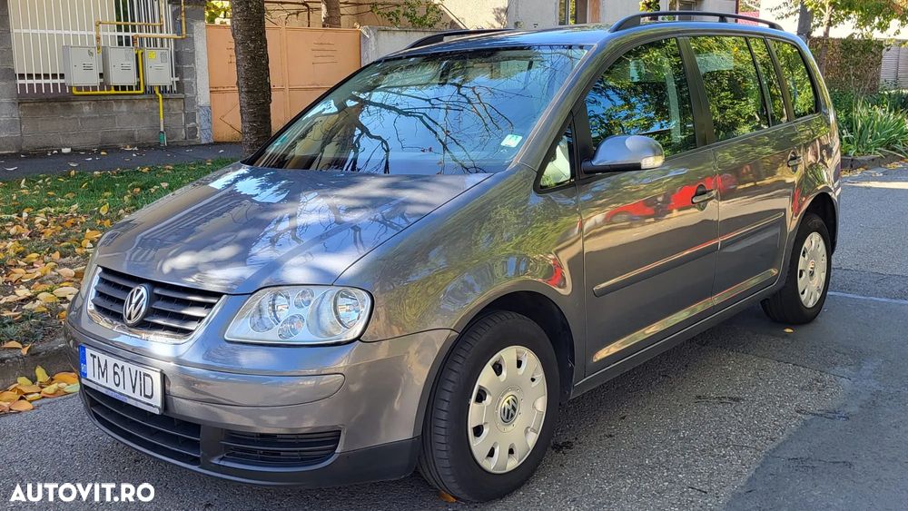 Volkswagen Touran - 1