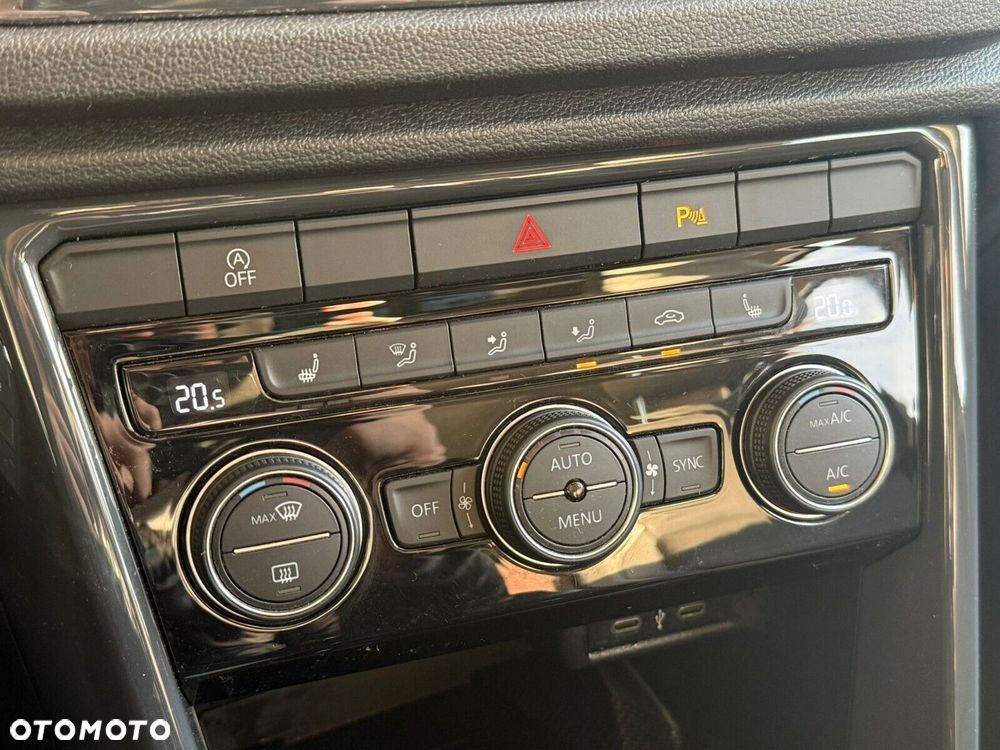 Volkswagen T-Roc - 29