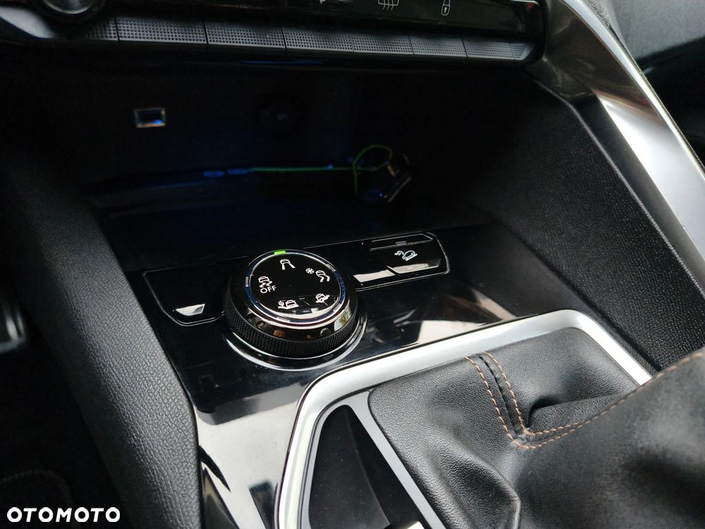 Peugeot 3008 1.5 BlueHDi GT S&S - 30