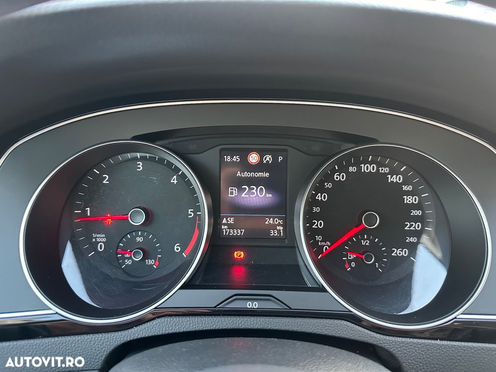 Volkswagen Passat - 16