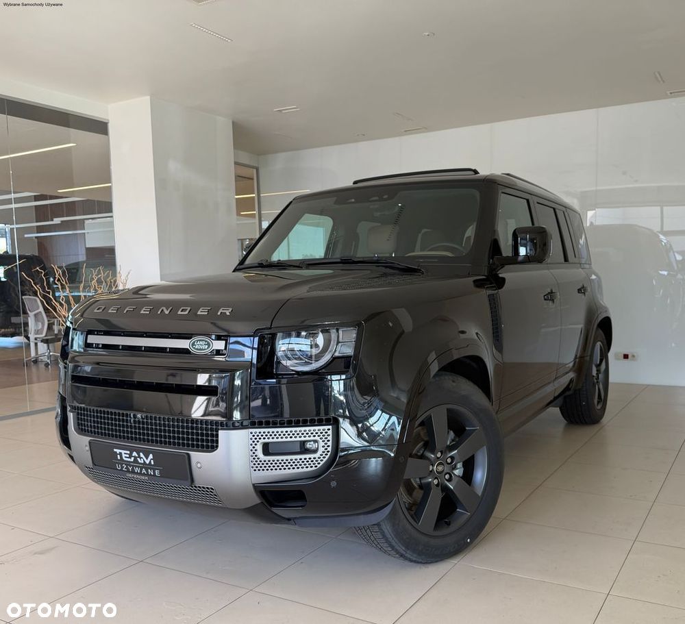 Land Rover Defender - 1