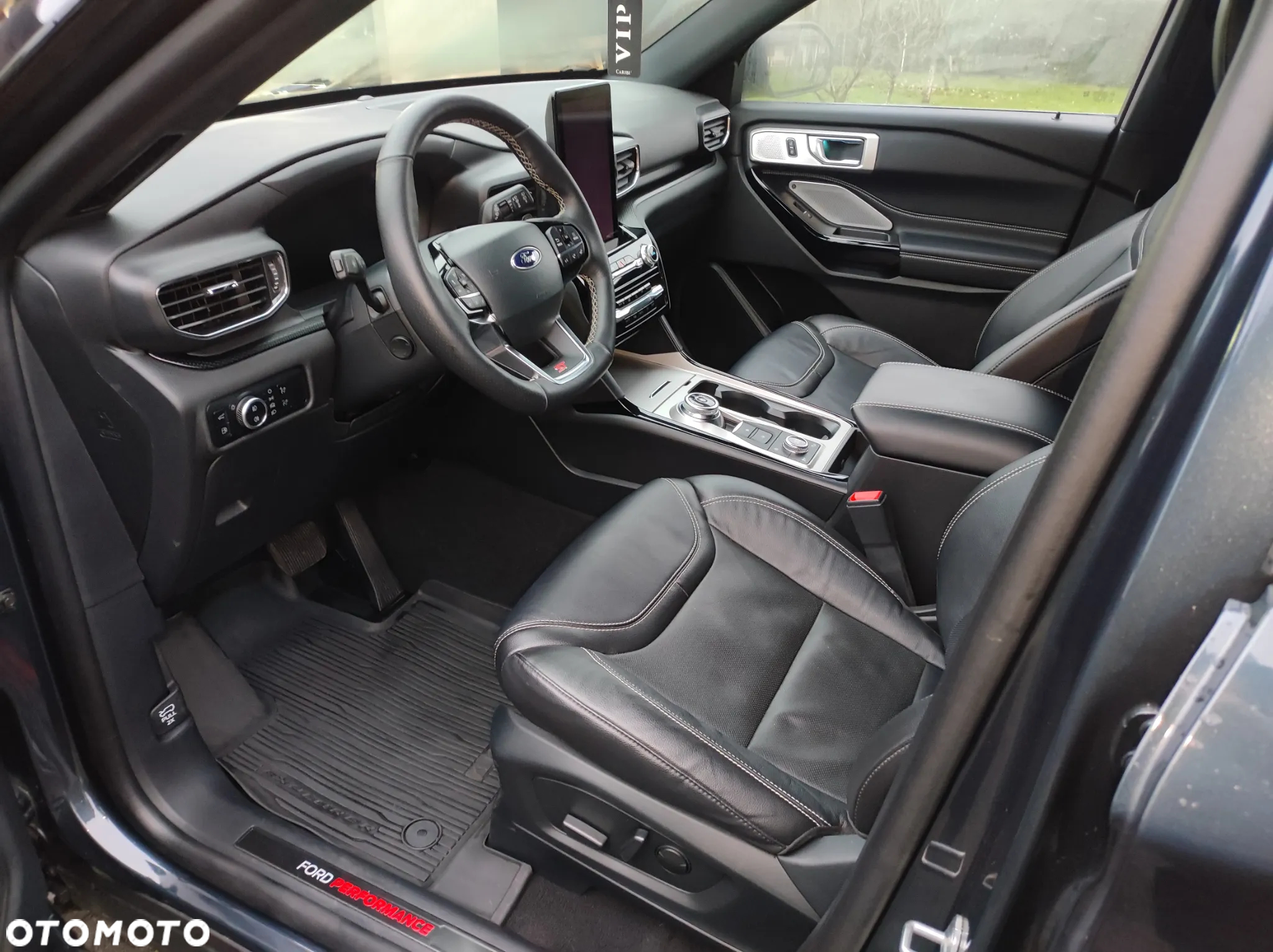 Ford Explorer - 24