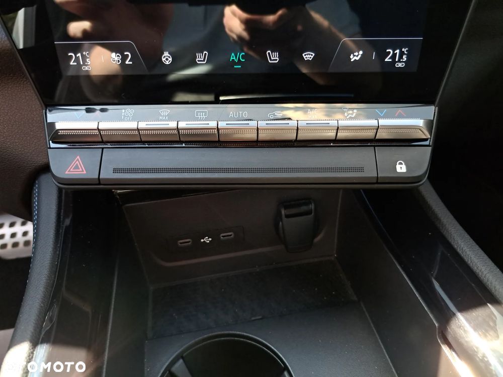 Renault Austral 1.3 TCe mHEV Iconic esprit Alpine - 16