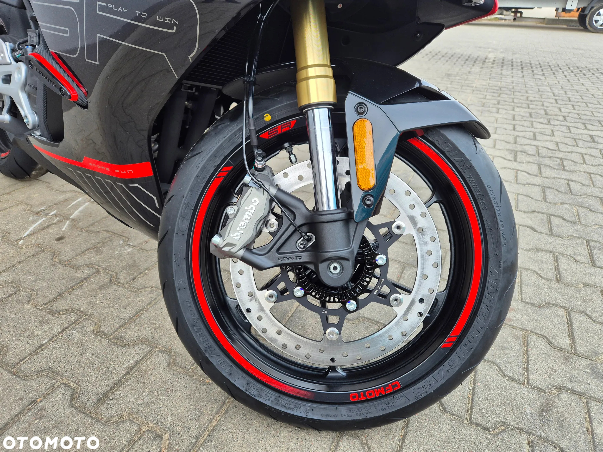 CFMoto SR - 8