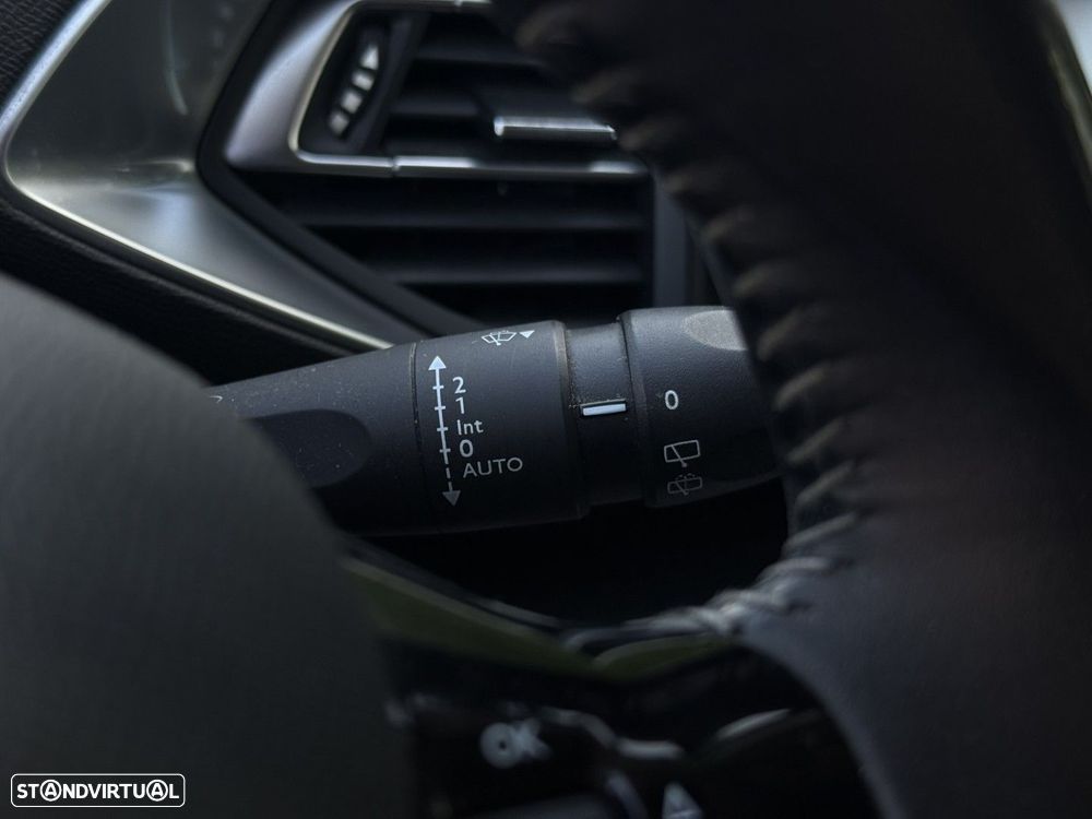 Peugeot 308 SW 1.6 BlueHDi Allure — fotografia 10
