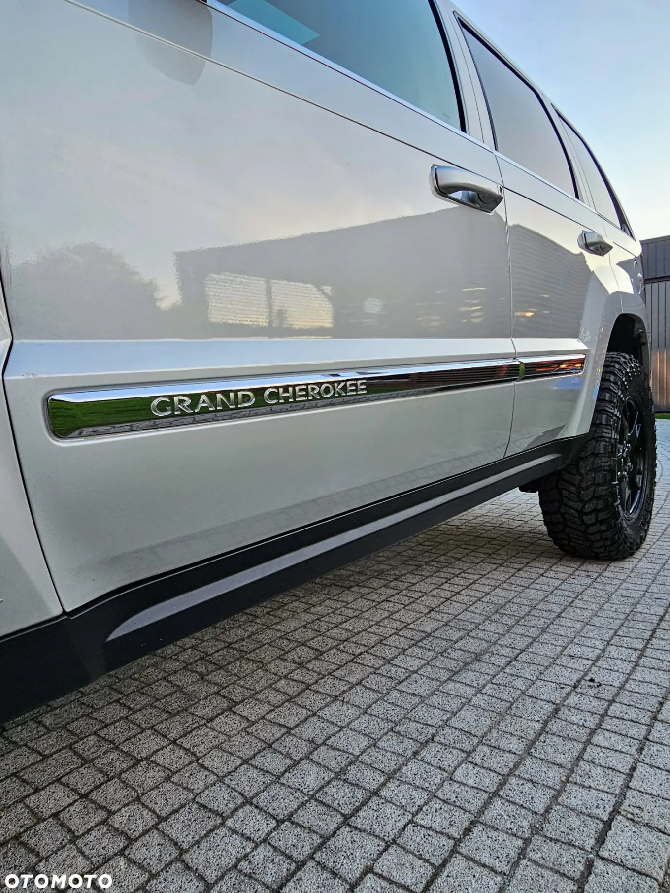 Jeep Grand Cherokee 5.7 V8 HEMI 4WD Automatik Overland - 13