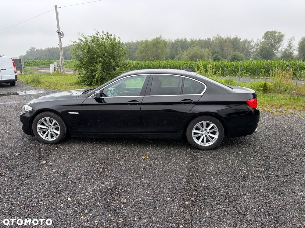 BMW Seria 5 528i xDrive Modern Line - 7