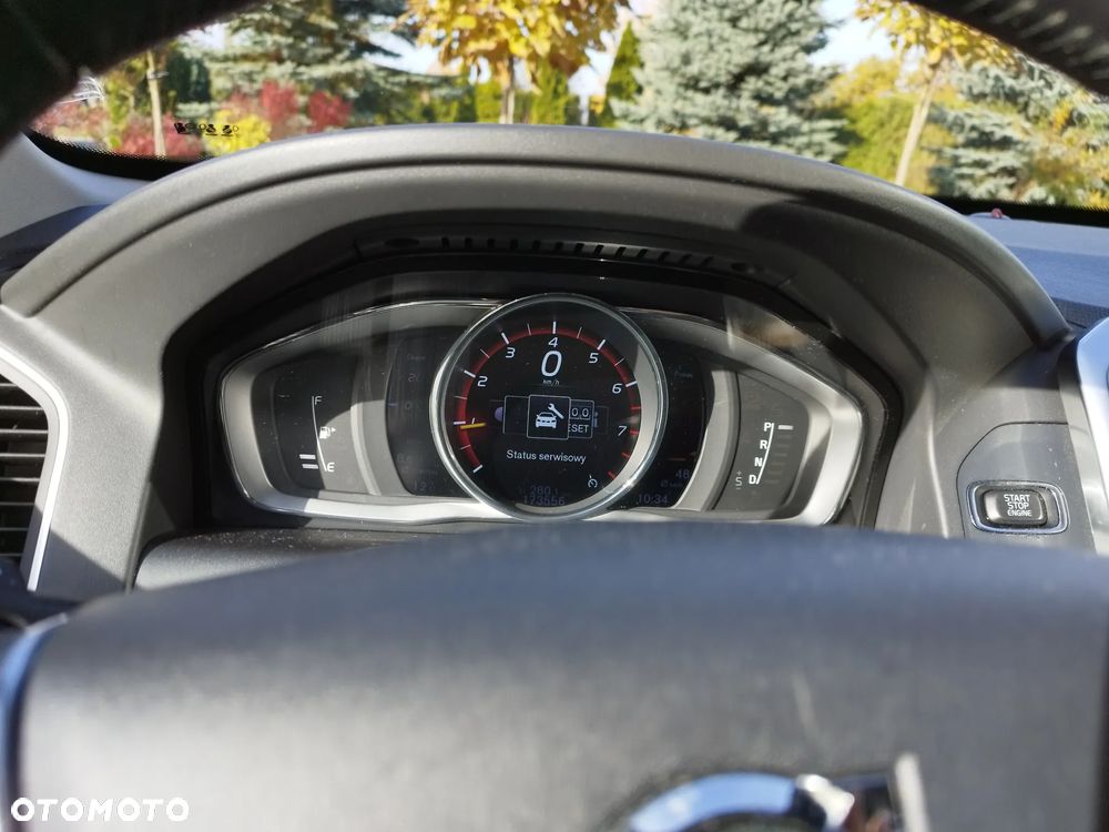 Volvo XC 60 T5 Drive-E R-Design Momentum - 16