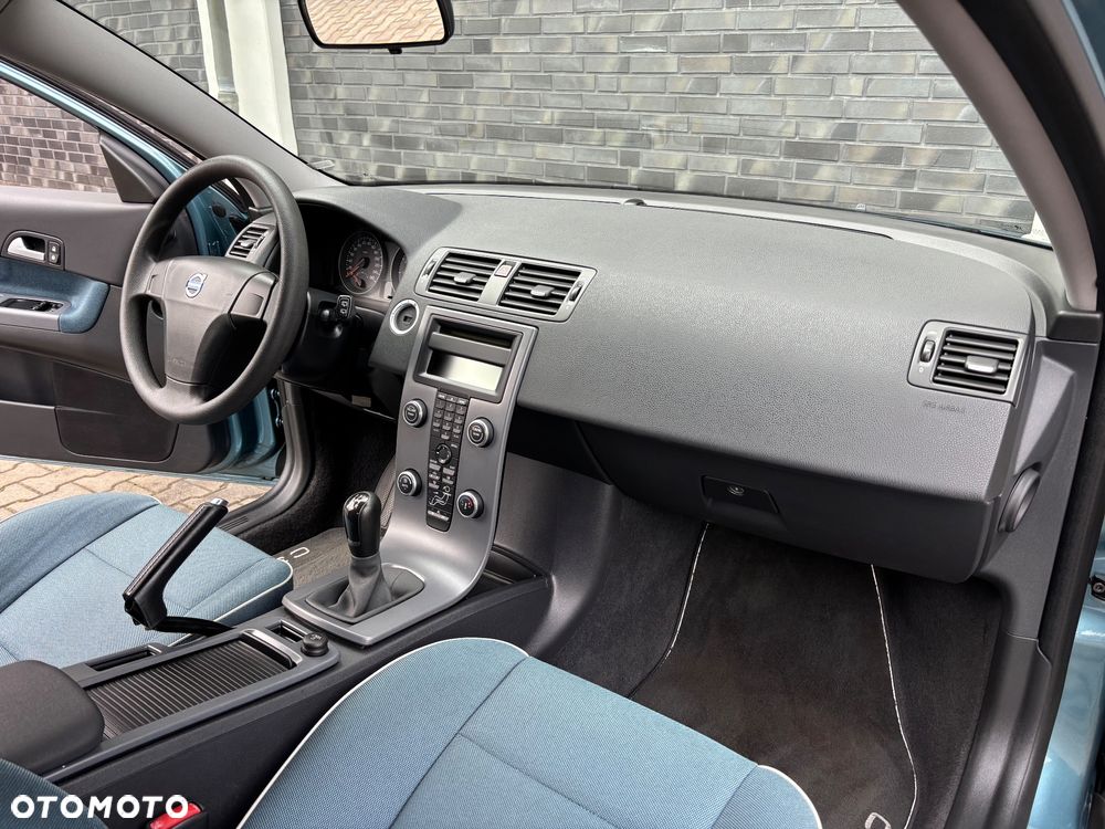 Volvo C30 1.8 Momentum - 23