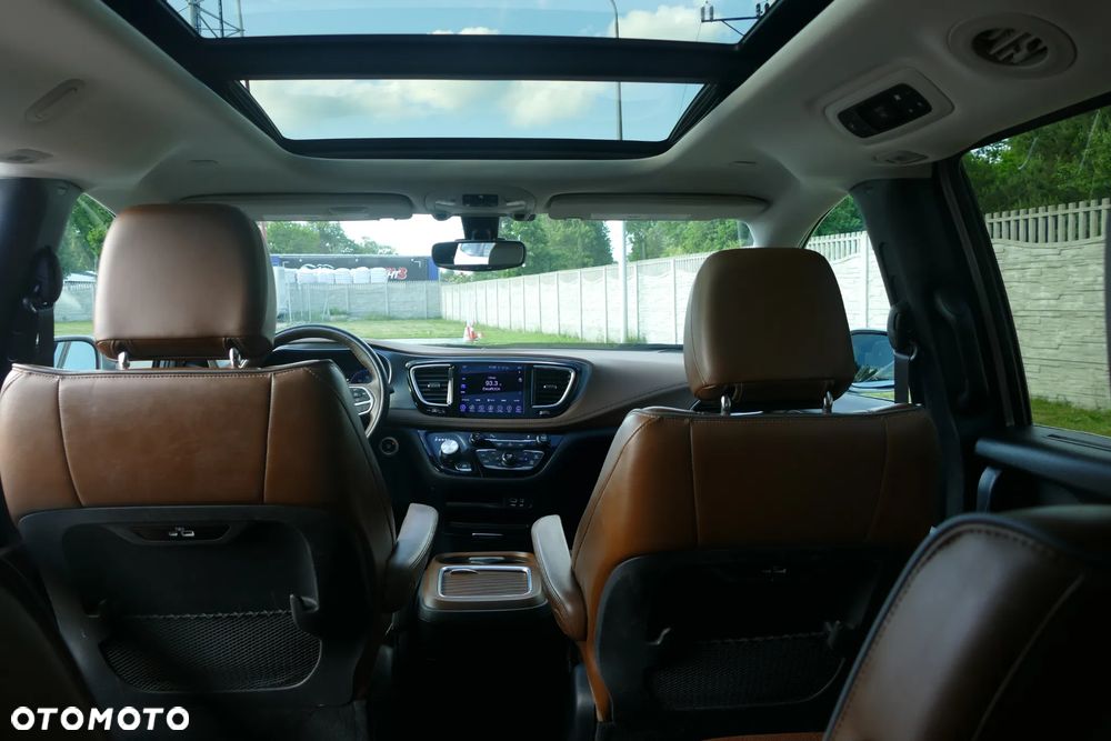 Chrysler Pacifica - 25