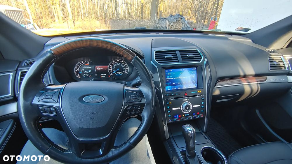 Ford Explorer - 3