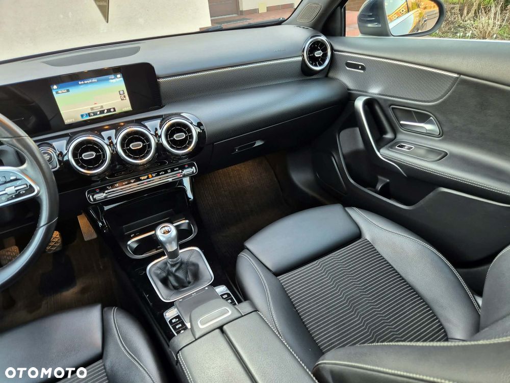 Mercedes-Benz Klasa A 200 Edition 19 - 24