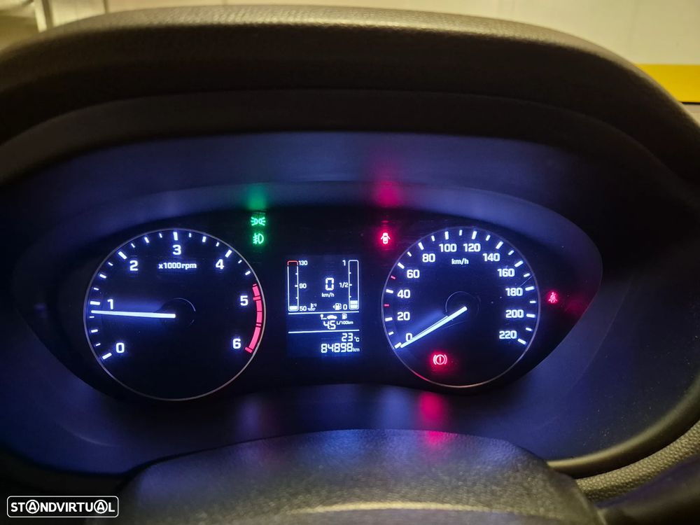 Hyundai i20 1.1 CRDi Blue Access+Bluetooth - 19