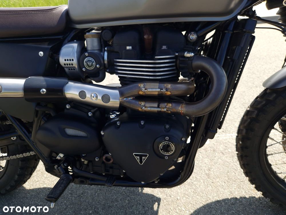Triumph Bonneville - 14
