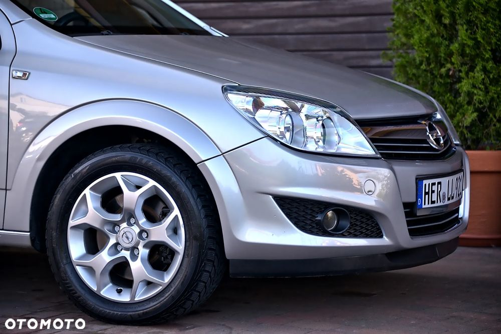 Opel Astra 1.9 CDTI Cosmo - 21