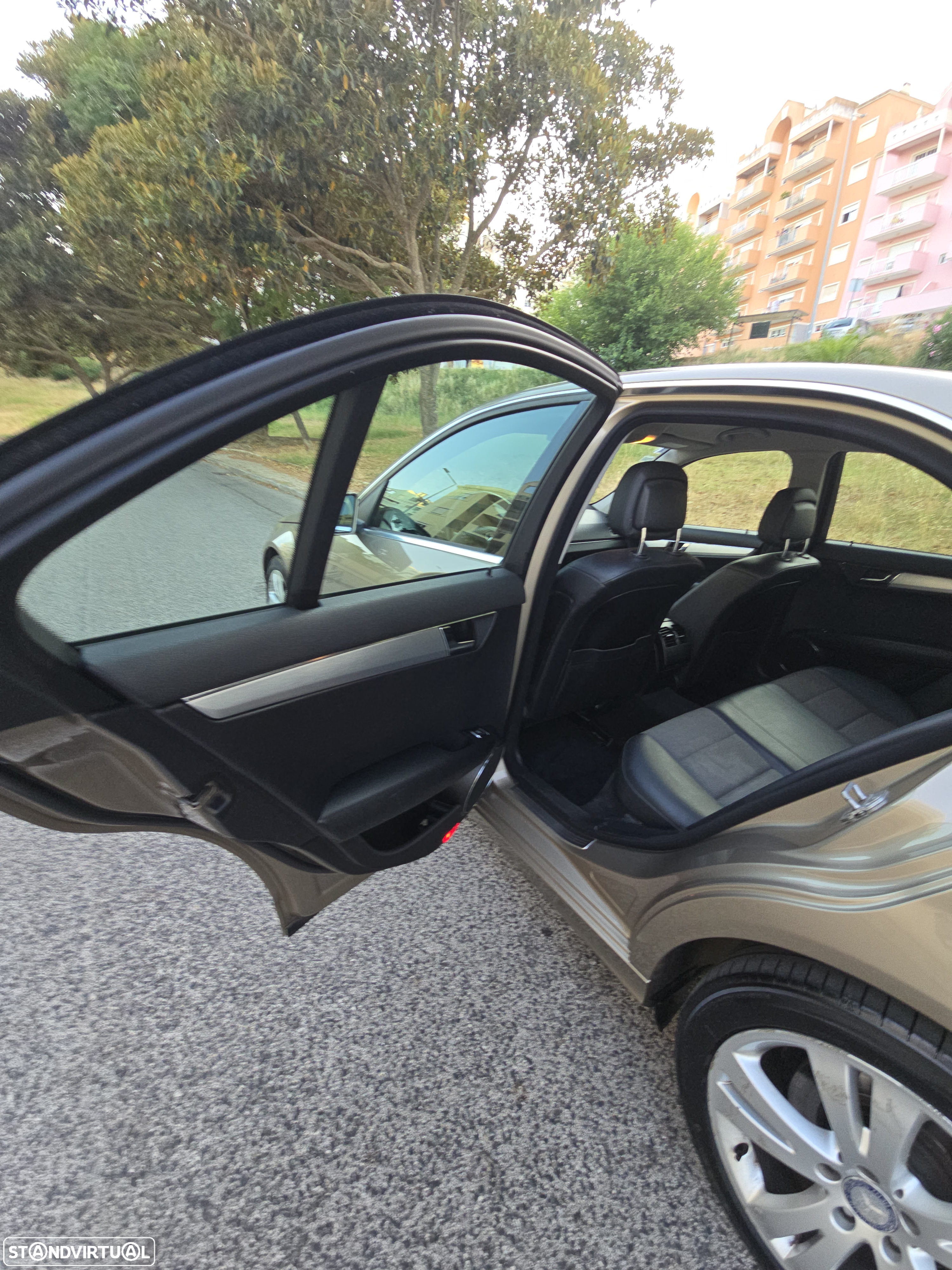 Mercedes-Benz C 250 CDi Avantgarde BlueEfficiency - 24