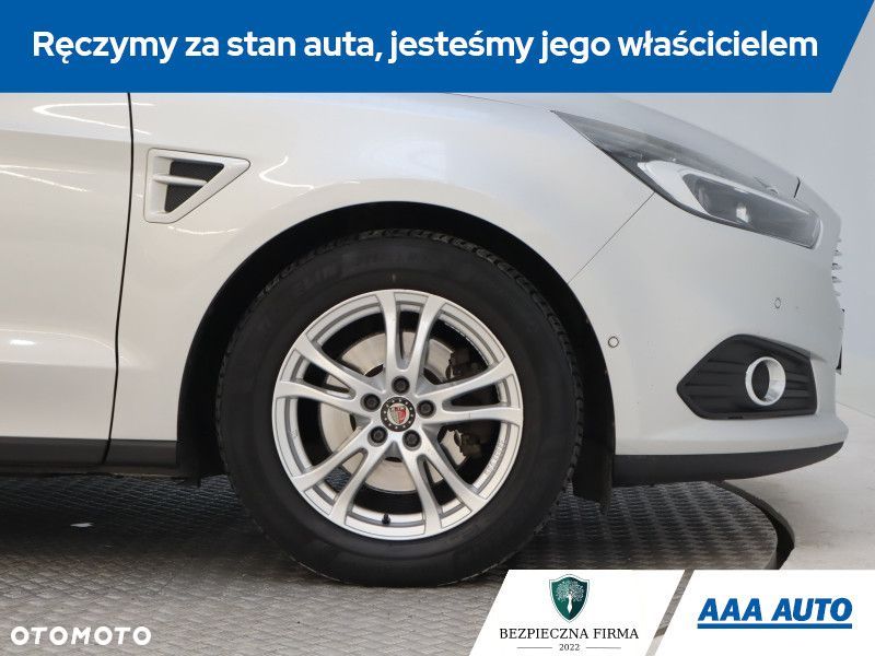 Ford S-Max - 17
