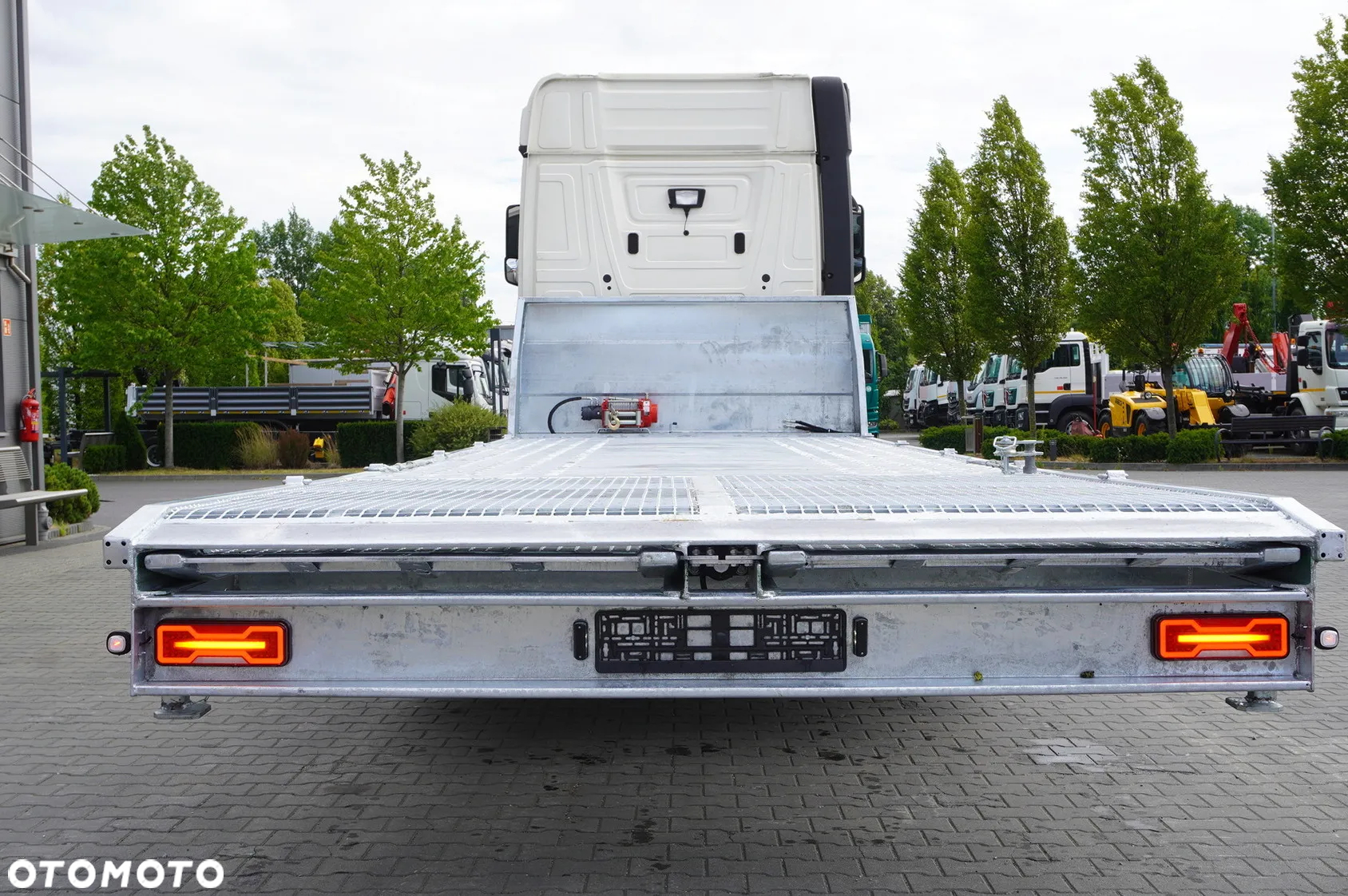 Mercedes-Benz Actros 1845 4×2 E6 / NOWA LAWETA 8,3 m / Kab. sypialna - 11
