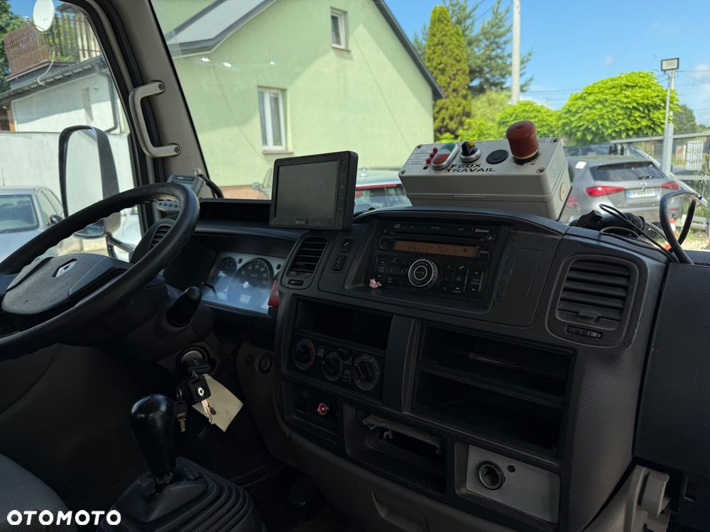 Renault Maxity - 7