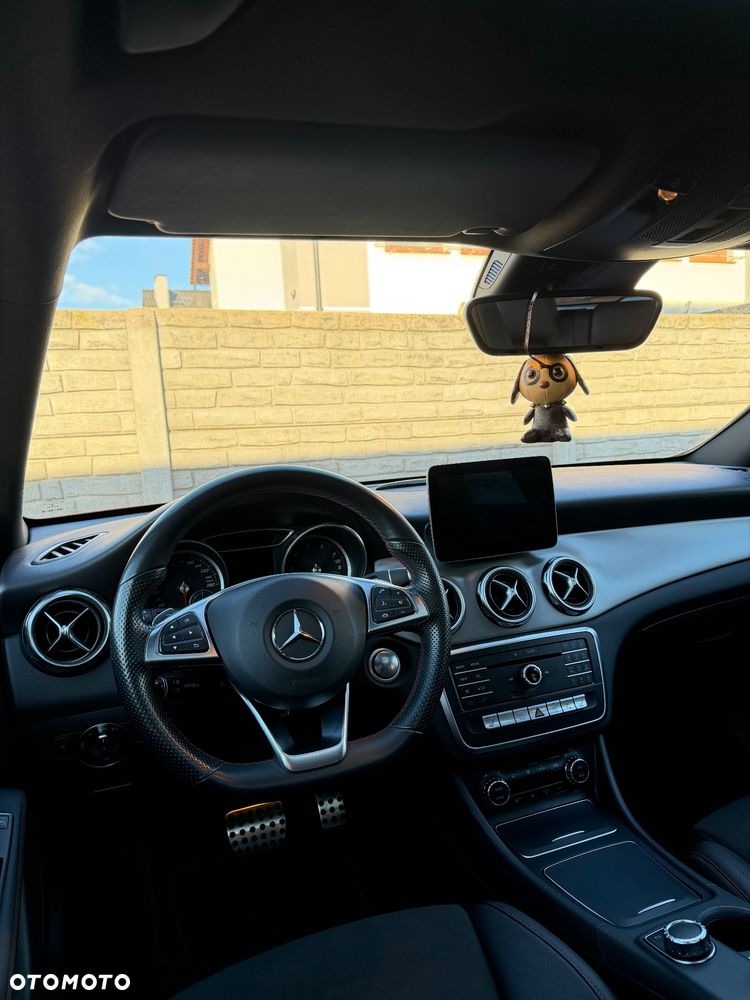 Mercedes-Benz GLA 200 7G-DCT AMG Line - 7