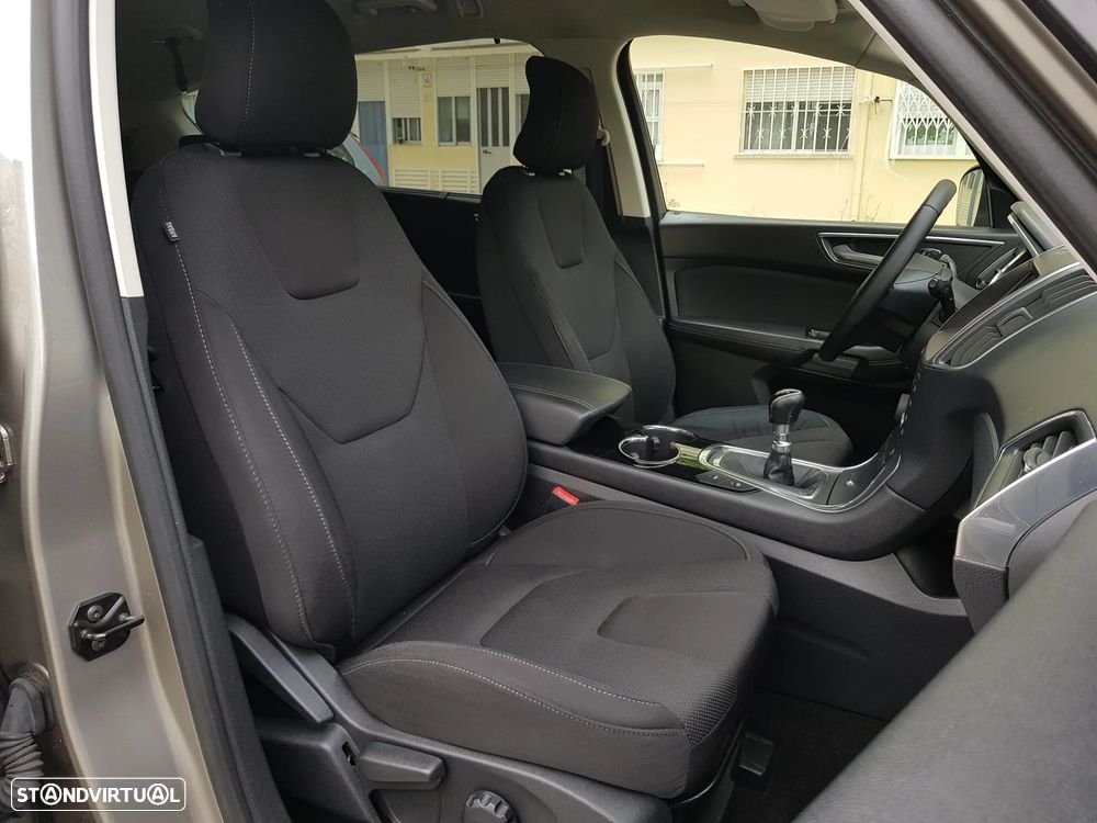 Ford S-Max 2.0 TDCi Titanium - 36