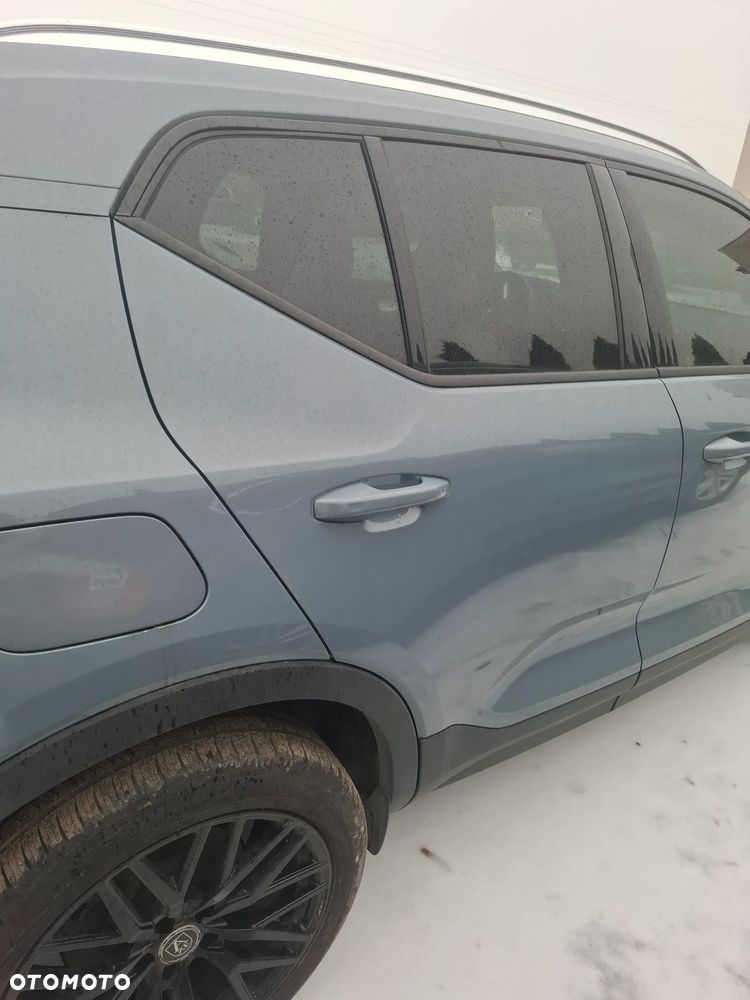 Volvo XC40 Zderzak przód 4 PDC kod lakieru 728 - 15