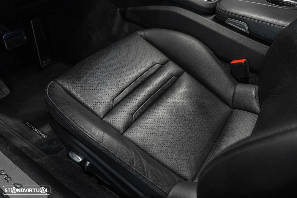 Porsche Panamera 4 E-Hybrid Platinum Edition - 27
