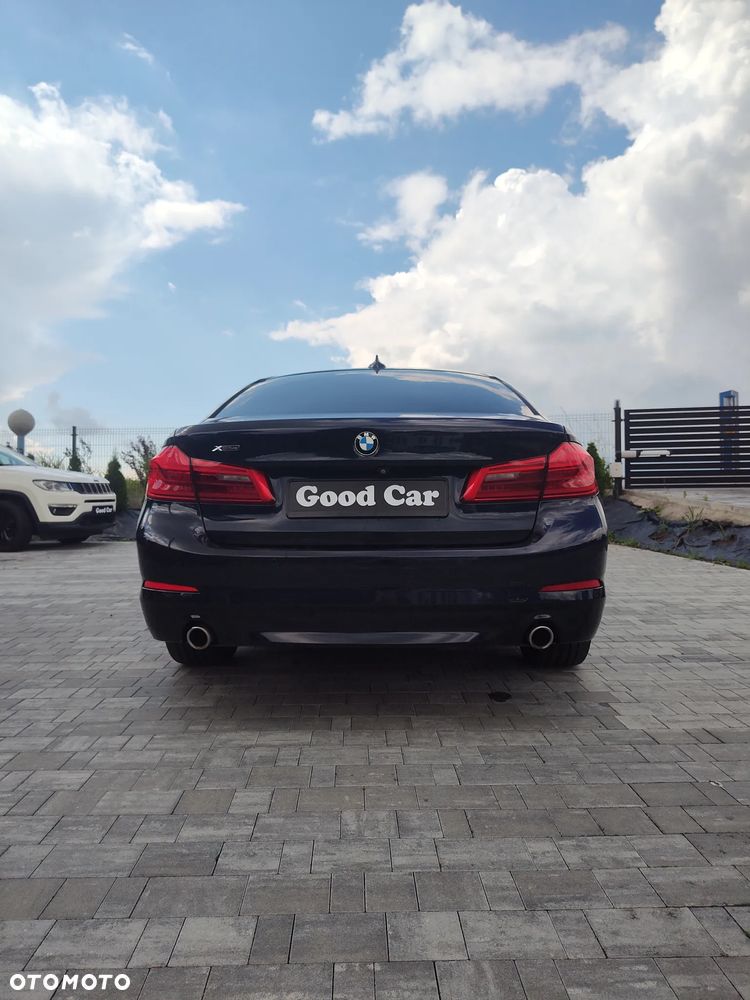 BMW Seria 5 520d xDrive M Sport Edition - 12