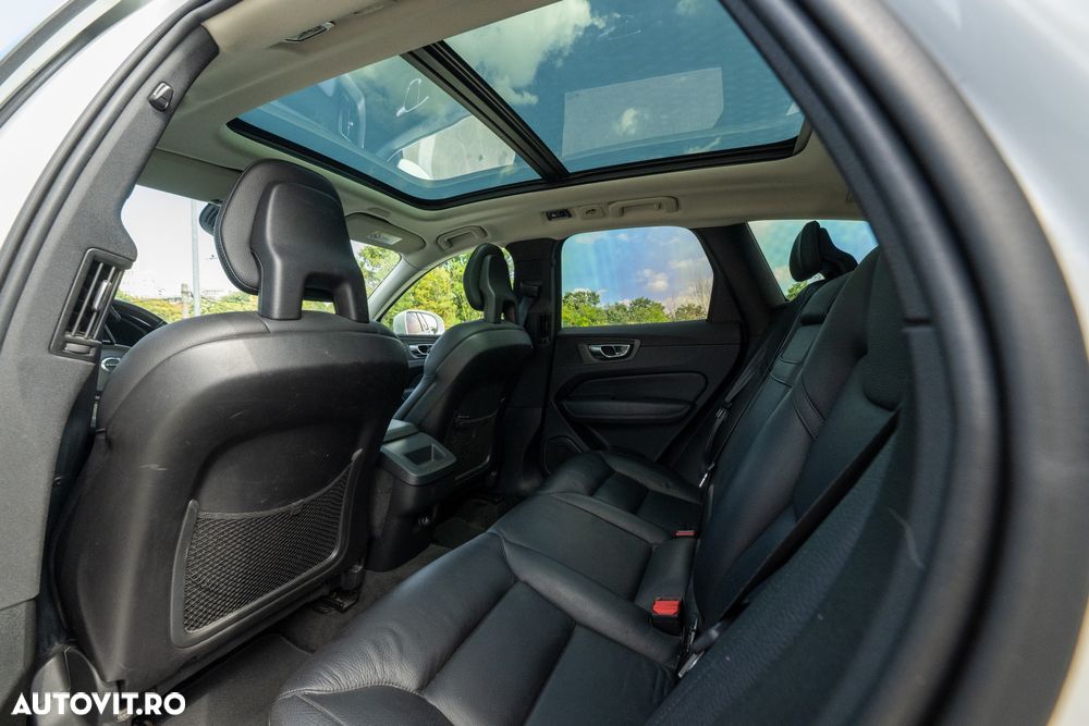Volvo XC 60 D4 AWD Momentum - 9