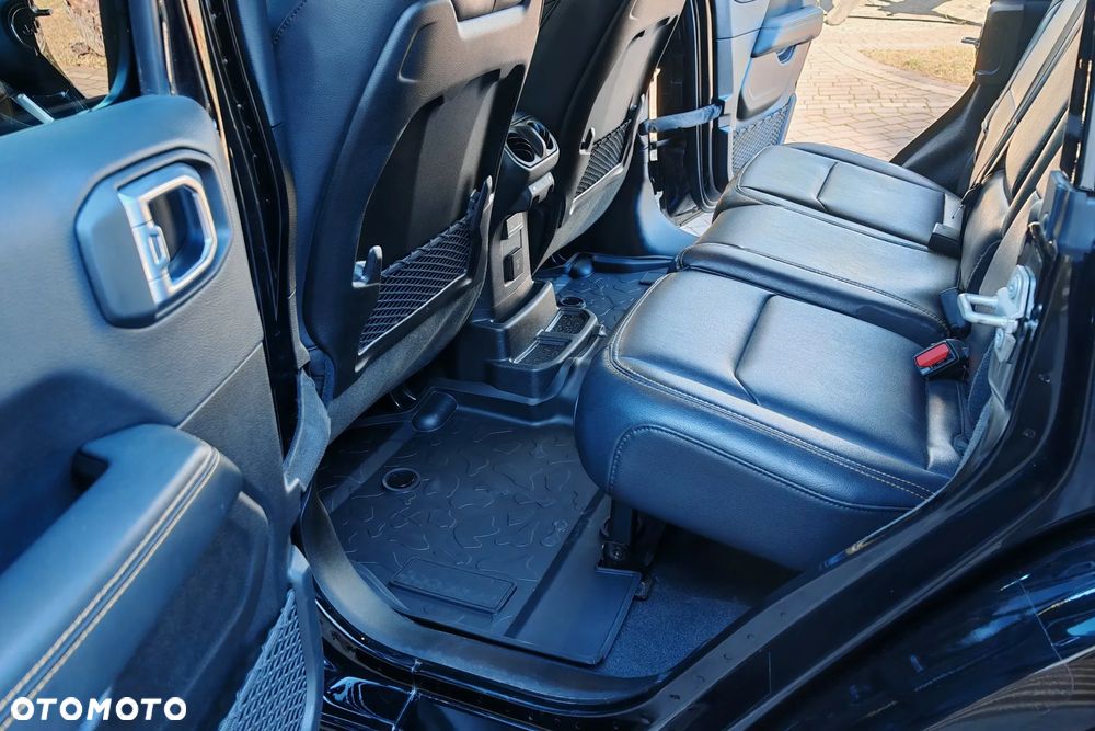 Jeep Wrangler Unlimited GME 2.0 Turbo Sahara - 14