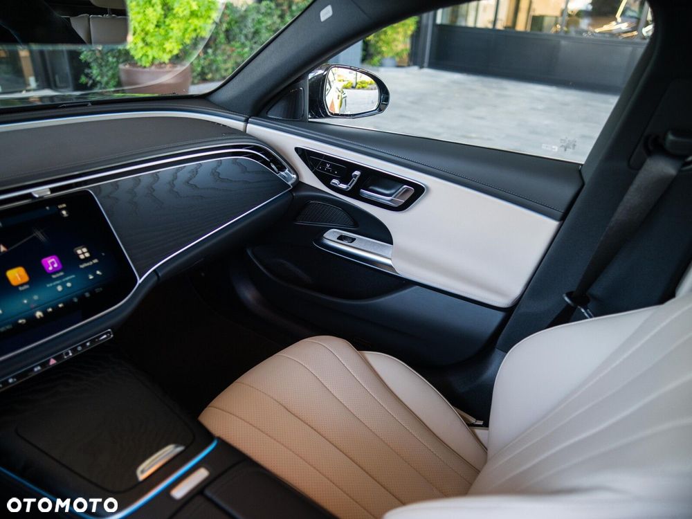 Mercedes-Benz Klasa E - 23